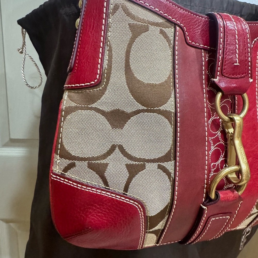 Vintage COACH Hampton Signature Monogram Shoulder Bag With Red Leather Handbag - Picture 3 of 16